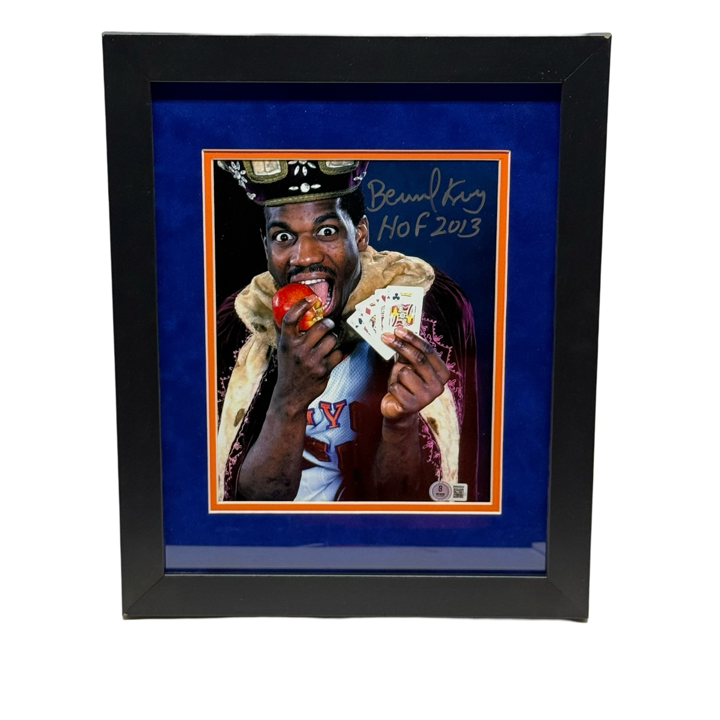 Bernard King Autographed New York Knicks Eating Apple 8x10 Beckett - Framed