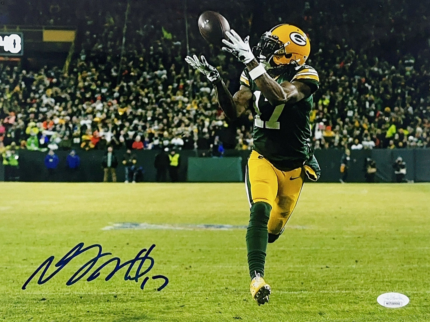 Davante Adams Autographed Green Bay Packers Catching 11x14 JSA