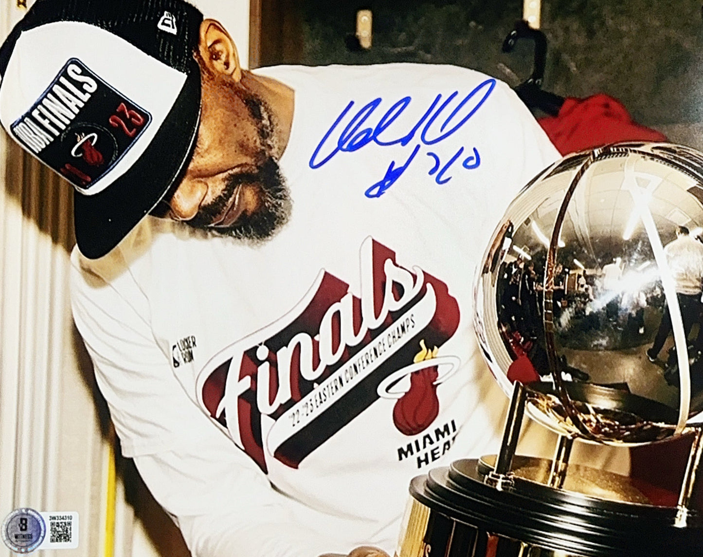Udonis Haslem Autographed Miami Heat With Trophy 8x10 Beckett