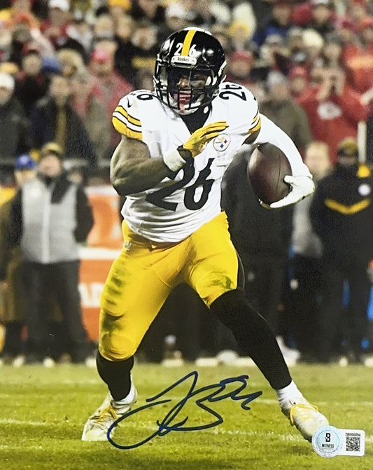 Leveon Bell Autographed Pittsburg Steelers White Jersey Run 8x10 Beckett