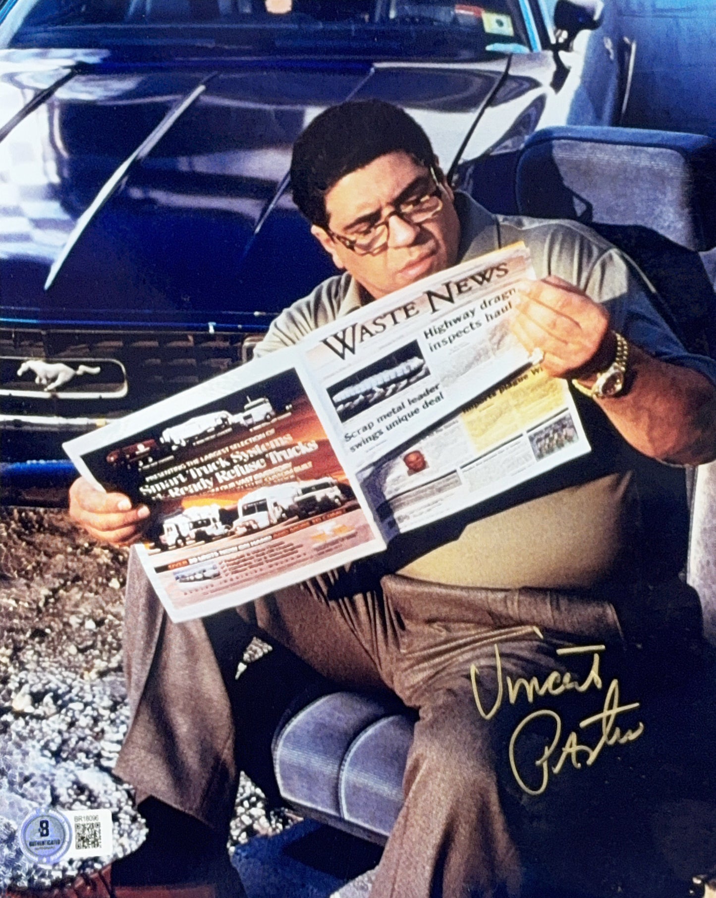 Vincent Pastore Sopranos Autographed Reading Paper 8x10 Beckett