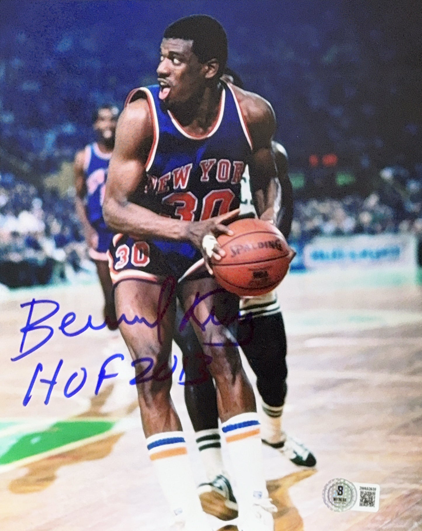 Bernard King Autographed New York Knicks Holding Ball 8x10 Beckett