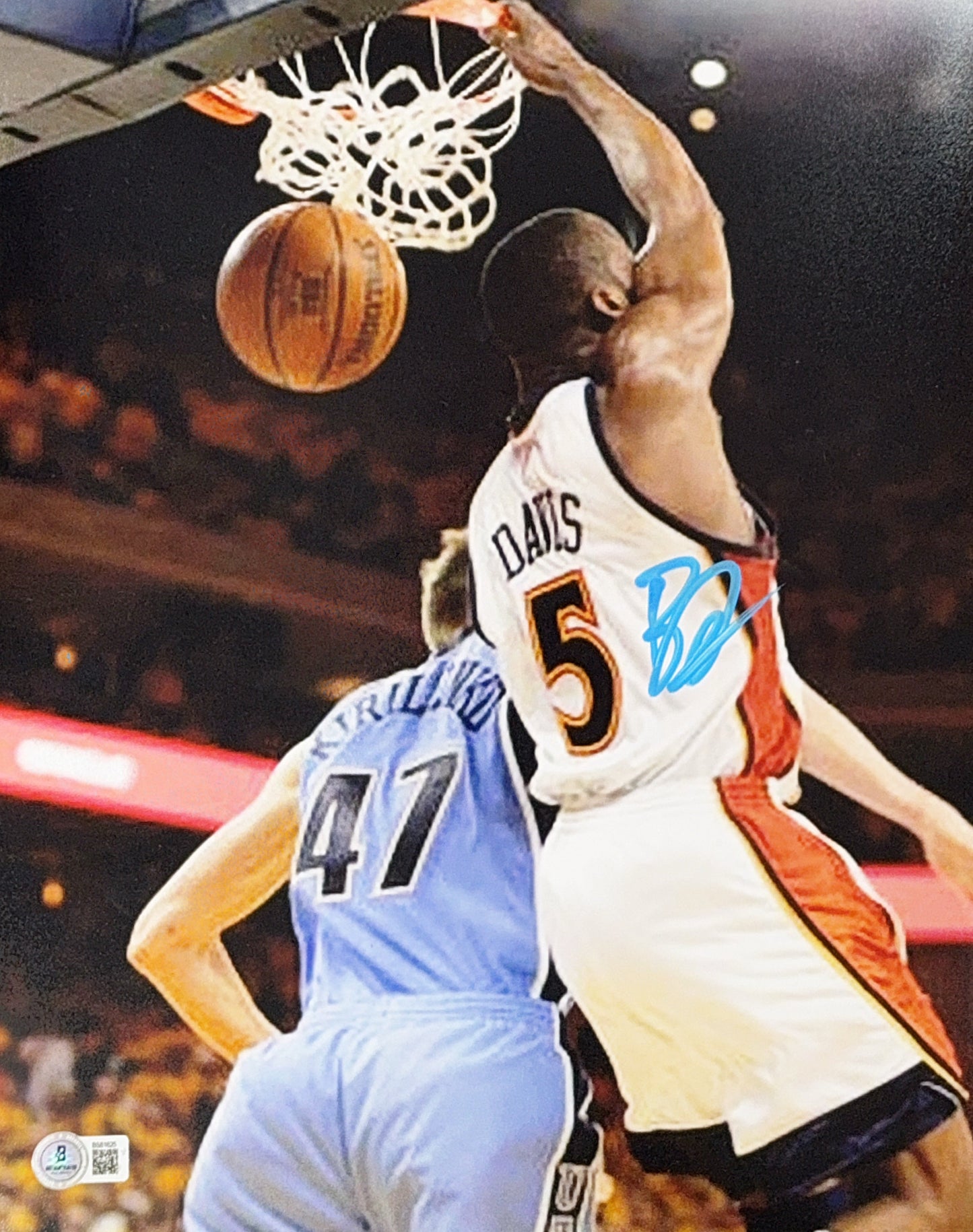 Baron Davis Autographed Golden State Warriors Dunk on Kirilenko 11x14 Beckett