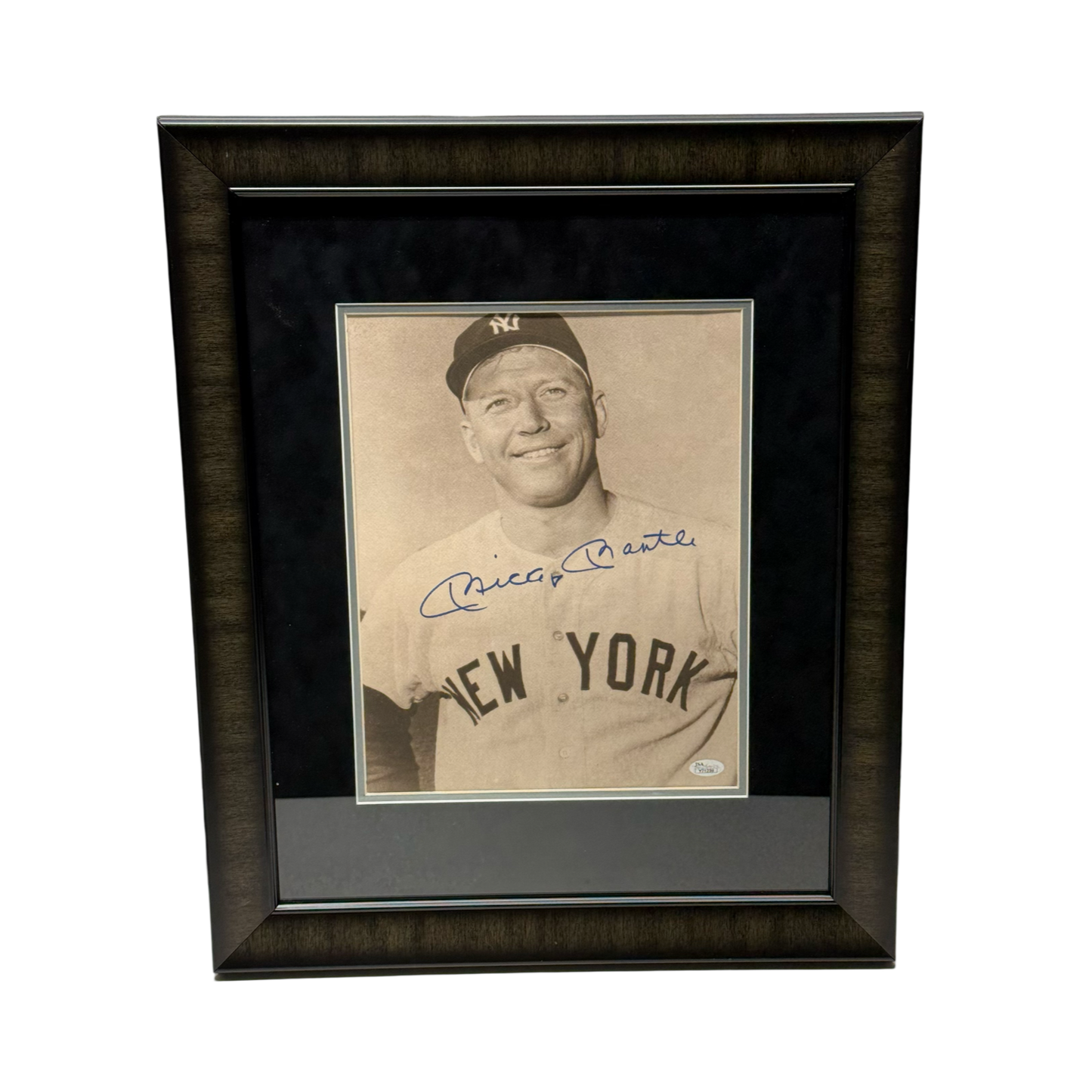 Mickey Mantle Autographed New York Yankees Smile 11x14 Photo - Framed
