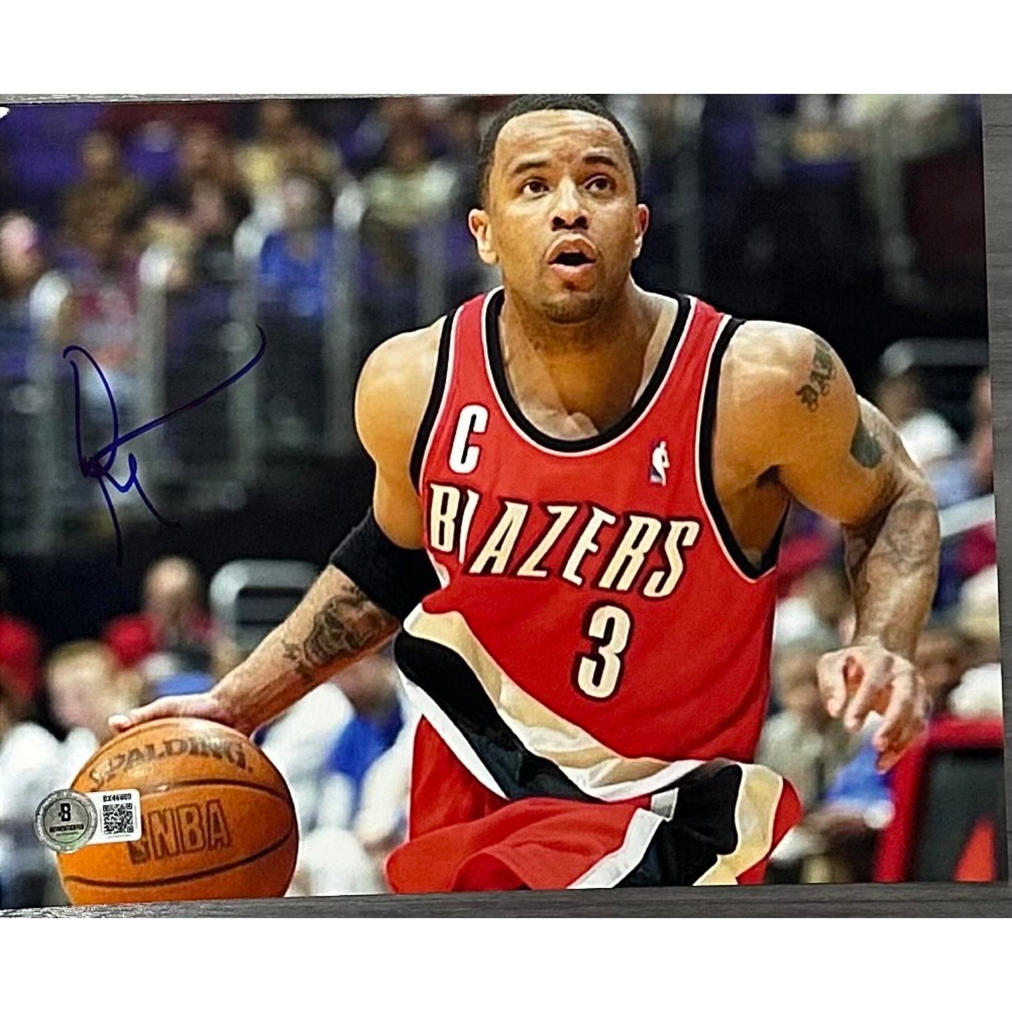 Damon Stoudamire Blazers 8x10 Horizontal Dribble Beckett BAS