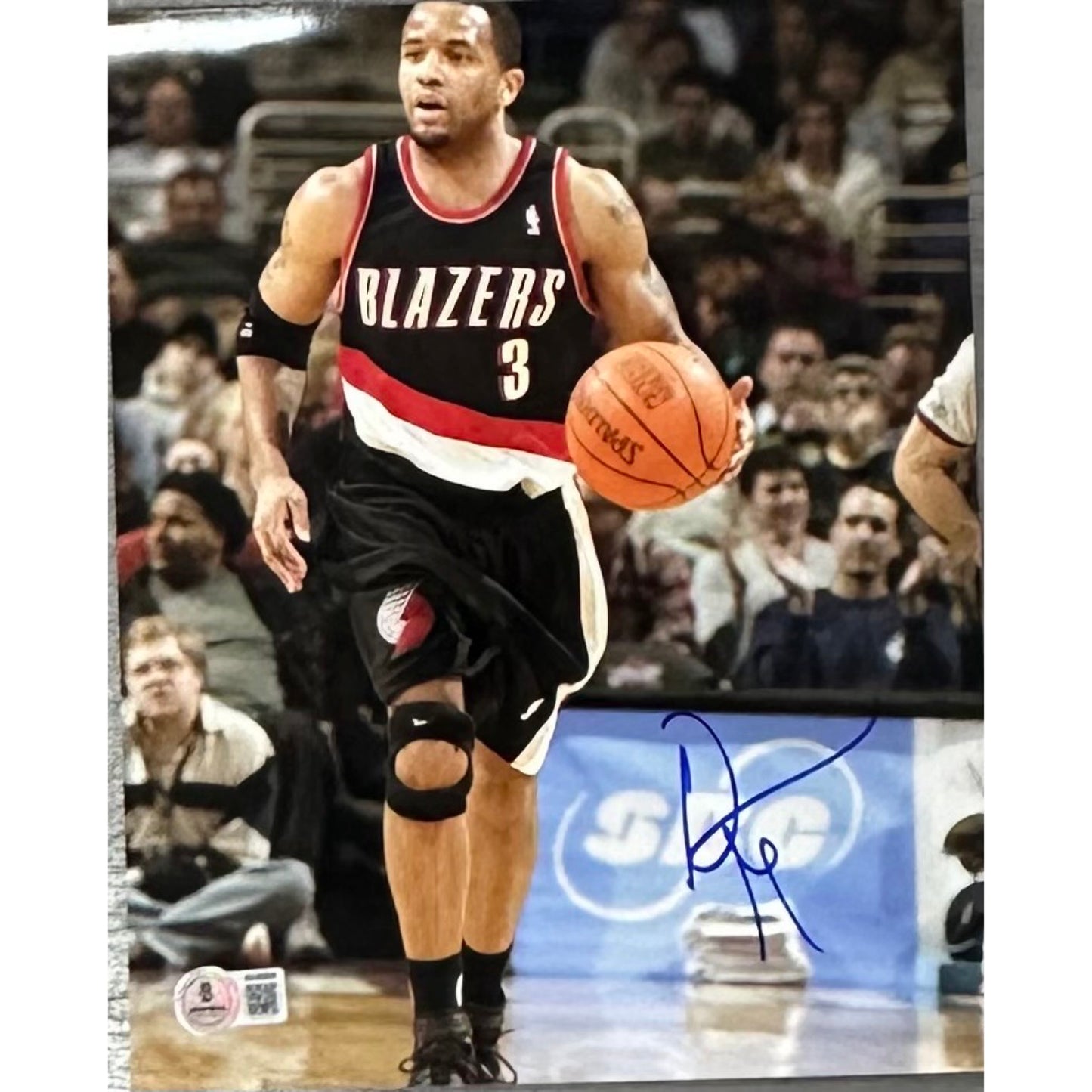 Damon Stoudamire Blazers 8x10 Vertical Dribble Beckett BAS
