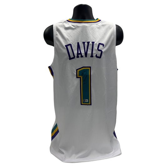 Baron Davis Autographed New Orleans Hornets White Jersey Beckett BAS