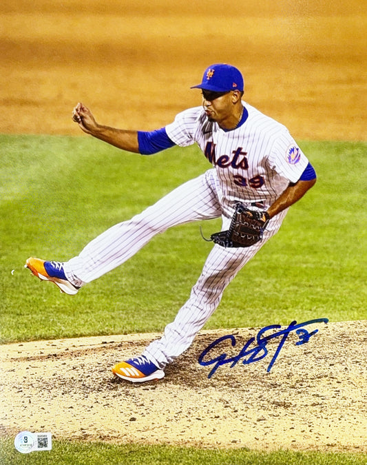 Edwin Diaz Autographed New York Mets Pitching 11x14 Beckett