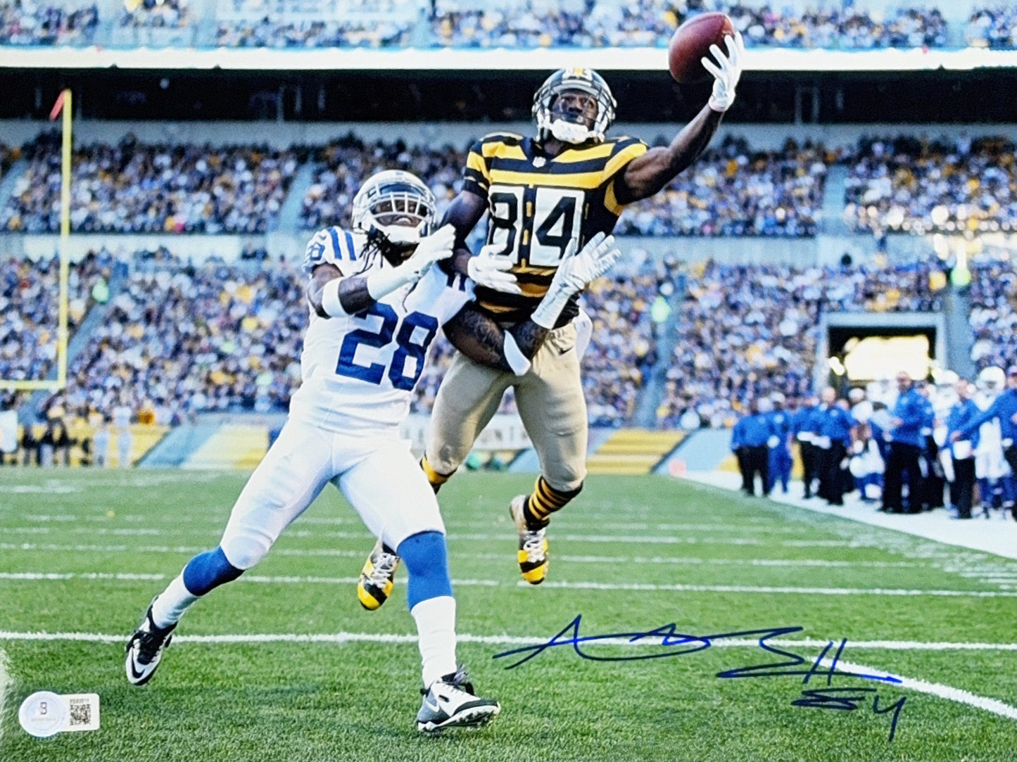 Antonio Brown Autographed Pittsburgh Steelers One Hand Catch 11x14 Beckett