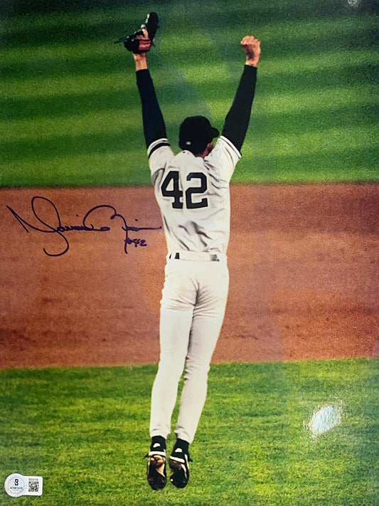 Mariano Rivera Autographed New York Yankees Jump Arms Up 11x14 Photo Signed Beckett BAS COA
