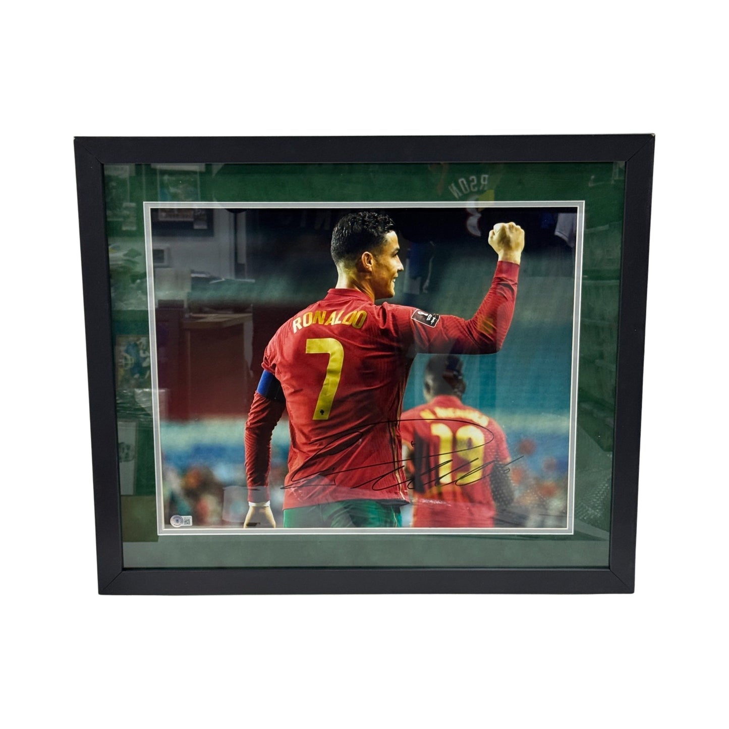 Cristiano Ronaldo Autographed Fist Pump 16x20 Photo Beckett - Framed