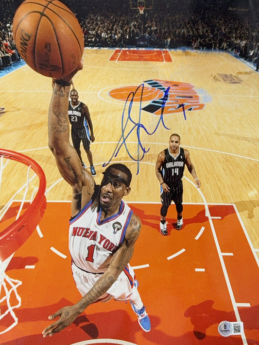 Amare Stoudemire Autographed New York Knicks Dunk 11x14 Beckett