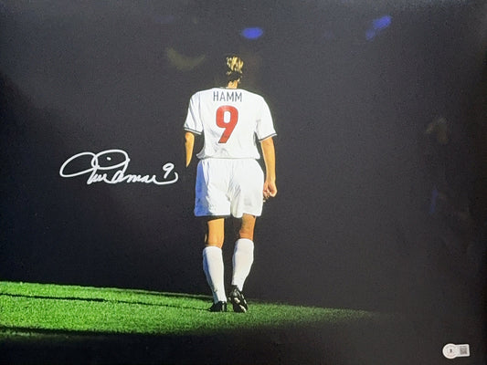 Mia Hamm Autographed Team USA Womens Soccer Spotlight 16x20 Beckett