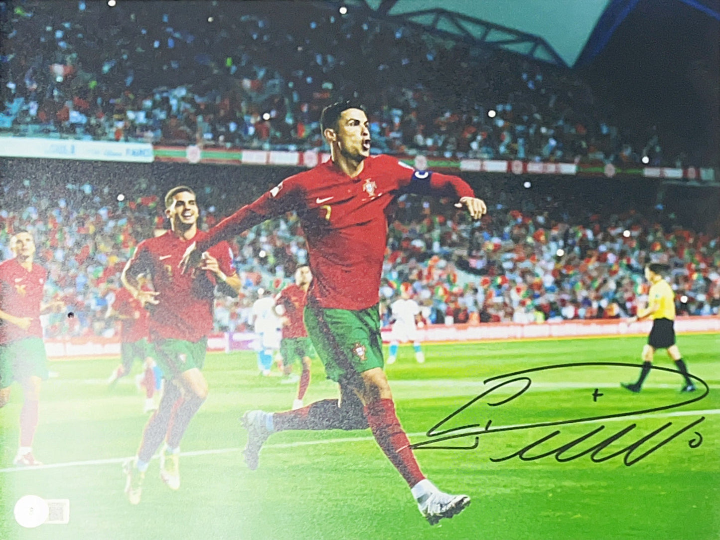 Cristiano Ronaldo Autographed Portugal 11x14 Photo Beckett