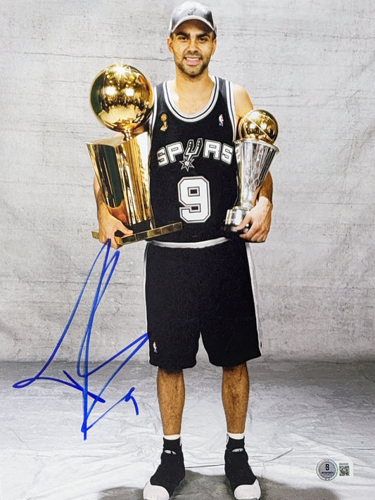 Tony Parker Autographed San Antonio Spurs Holding Trophy 11x14 Beckett