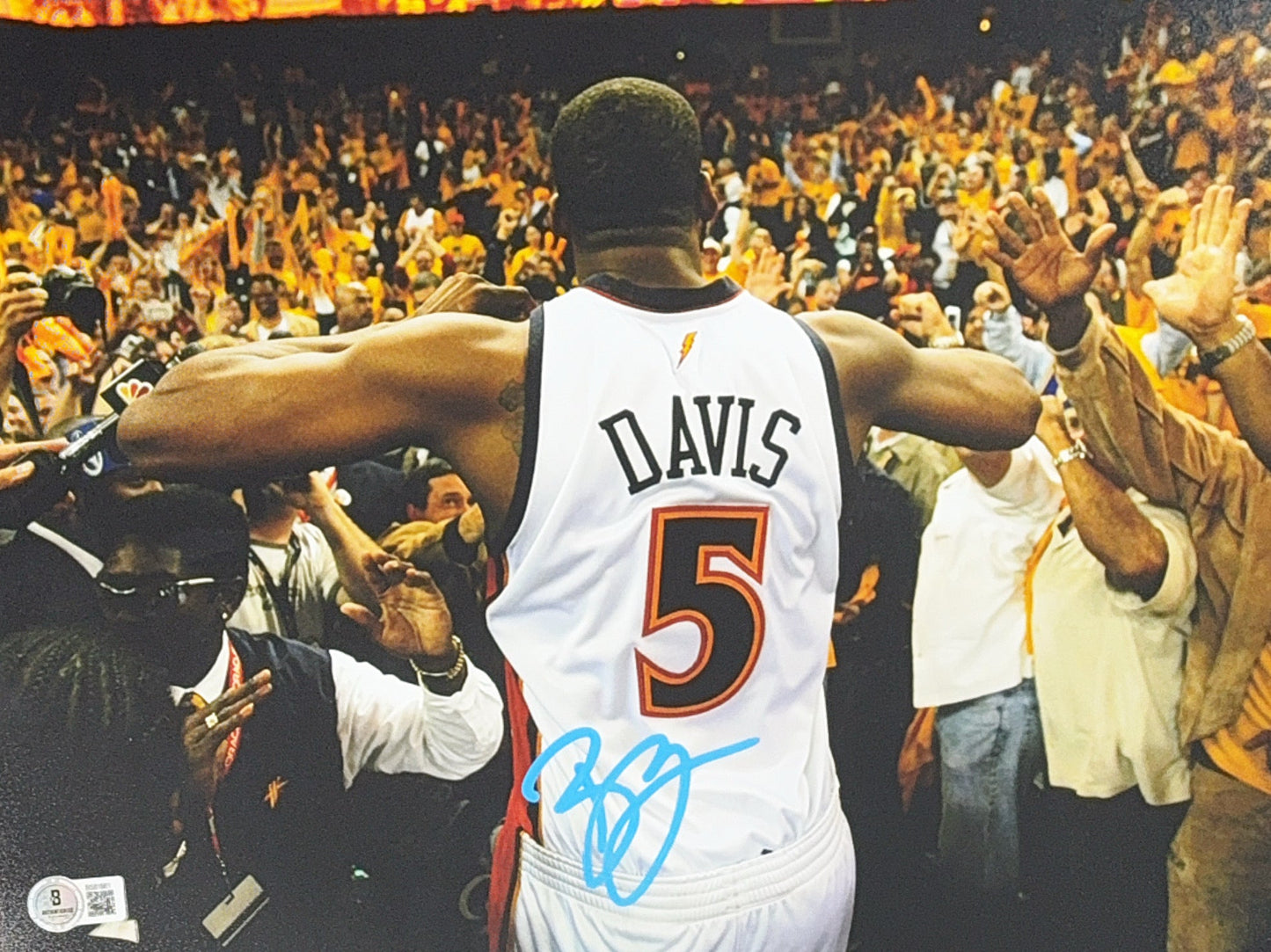 Baron Davis Autographed Golden State Warriors Facing Crowd 11x14 Beckett