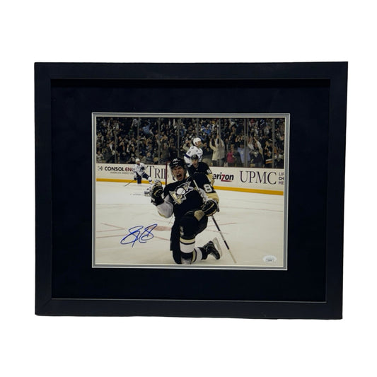 Sidney Crosby Autographed Pittsburgh Penguins Black Jersey Horizontal 11x14 JSA - Framed