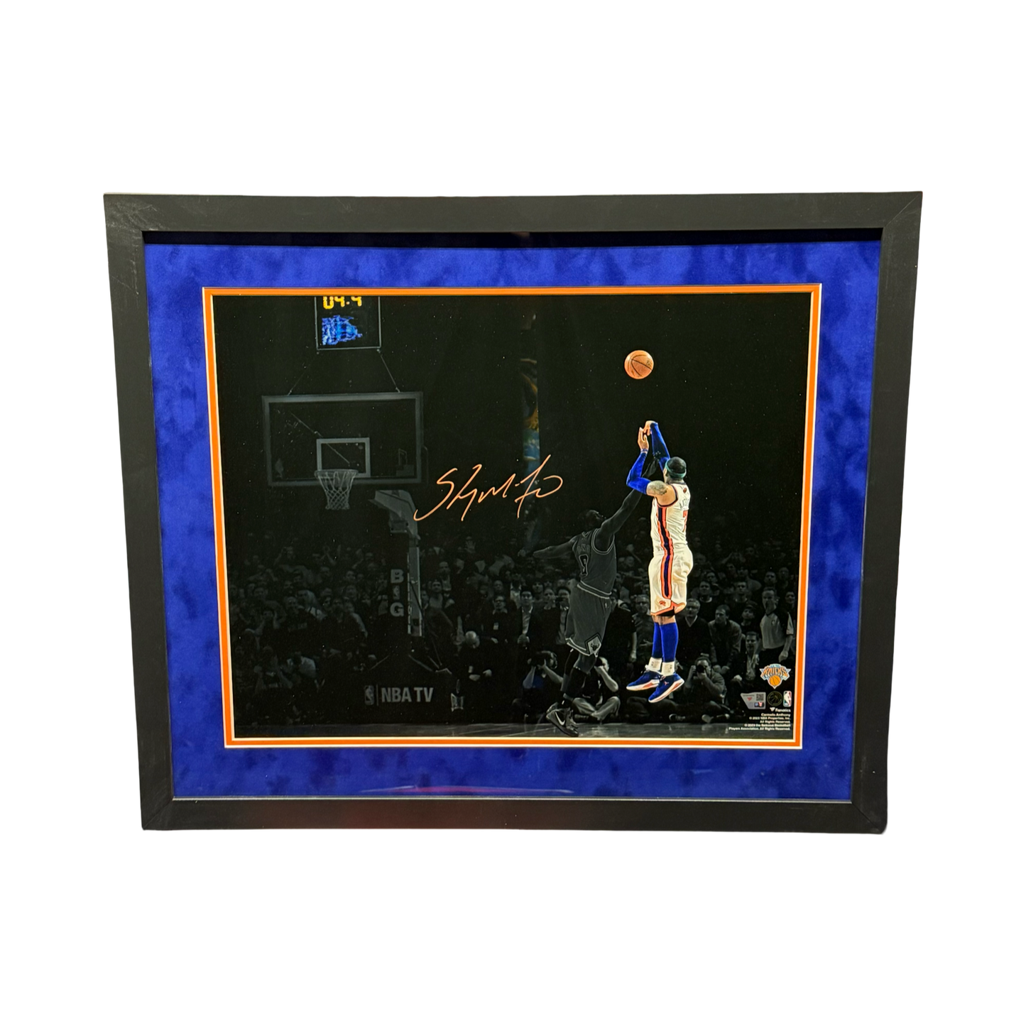 Carmelo Anthony Autographed New York Knicks Spotlight Edit Shooting 16x20 Fanatics - Framed
