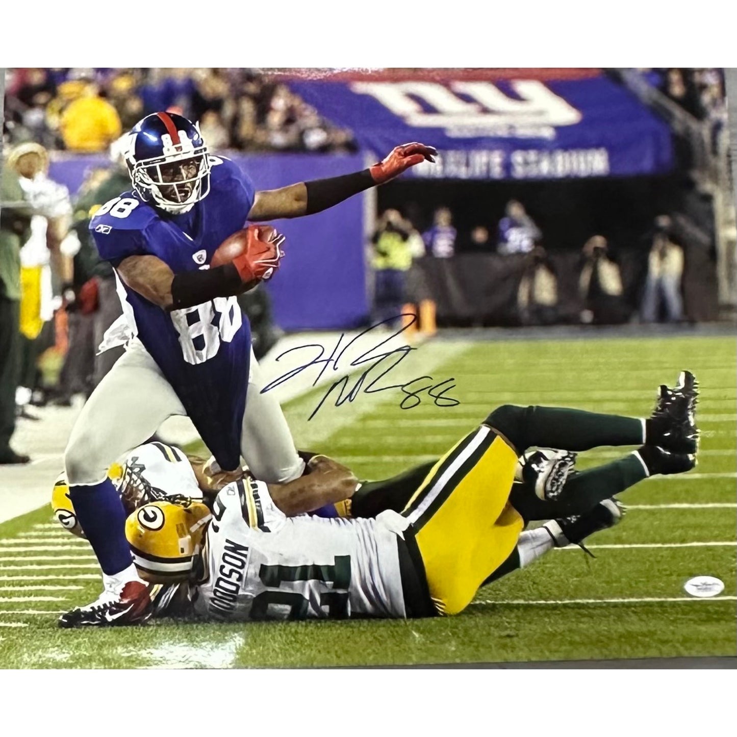 Hakeem Nicks Broken Tackle 16x20 Photo JSA COA