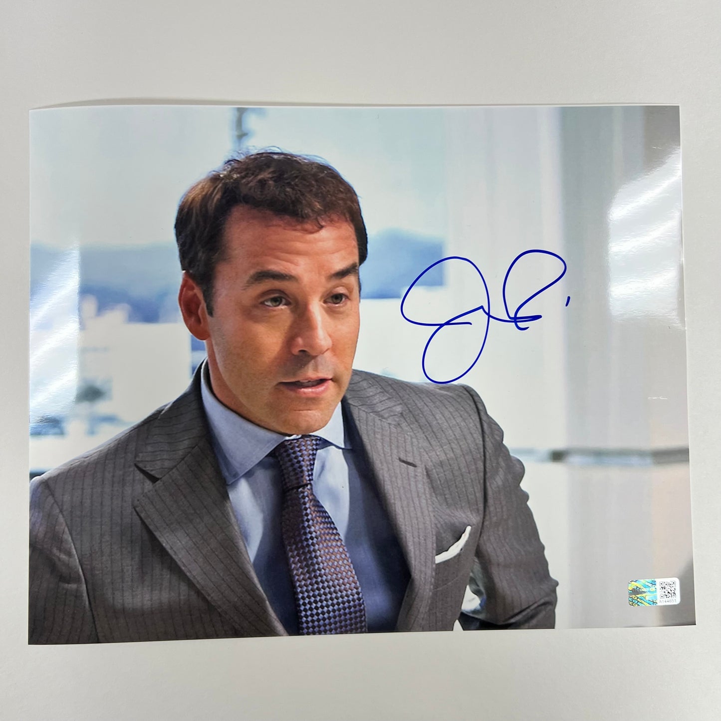 Jeremy Piven Autographed Entourage Ari Gold Close Up in Office 8x10 Steiner CX
