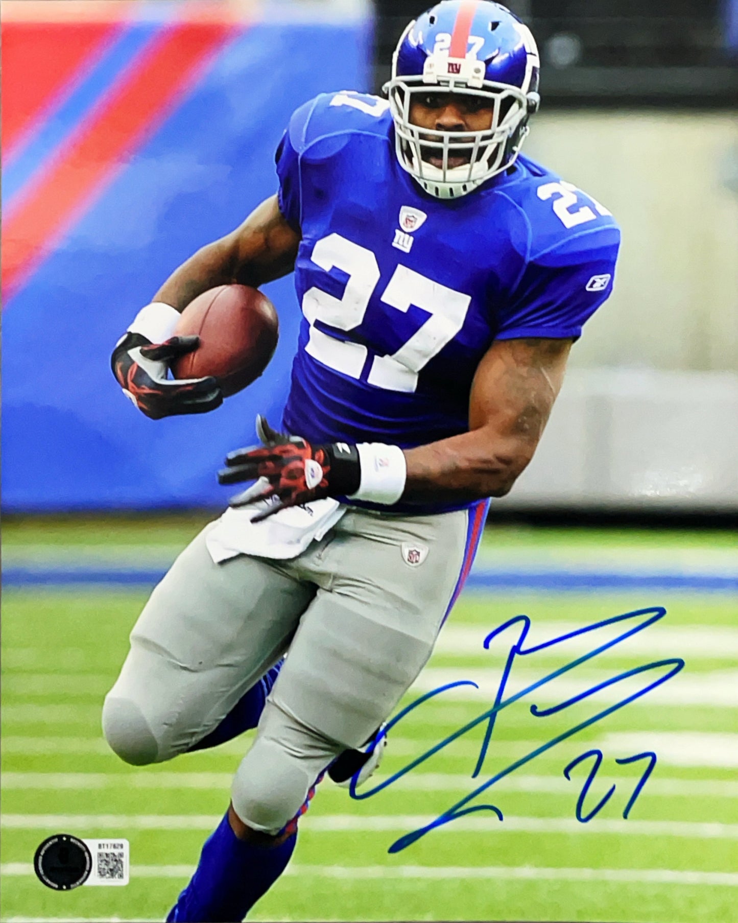 Brandon Jacobs Autographed New York Giants Vertical Run 8x10 Photo Beckett BAS
