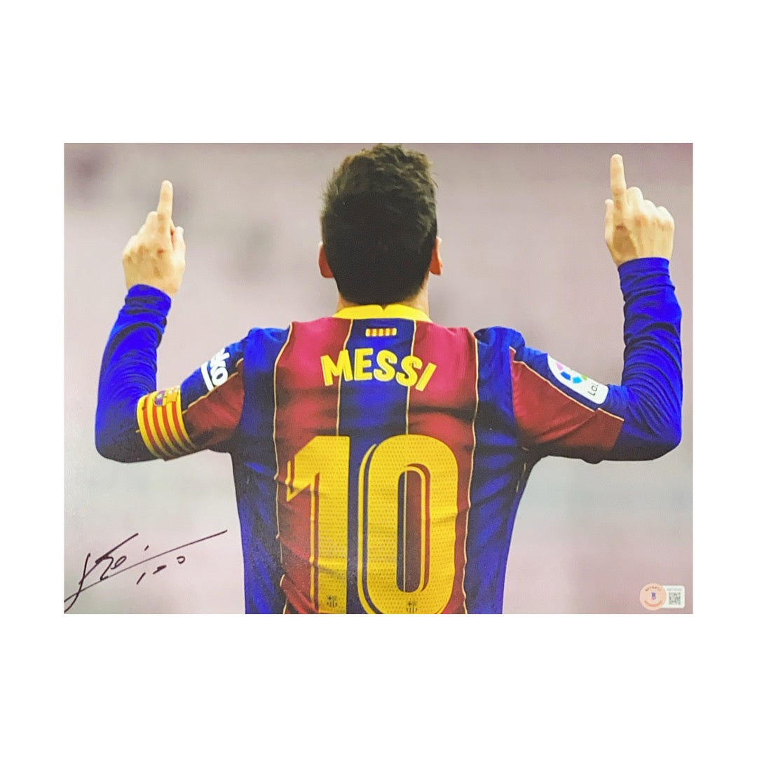 Lionel Messi Autographed FC Barcelona 12x16 Beckett