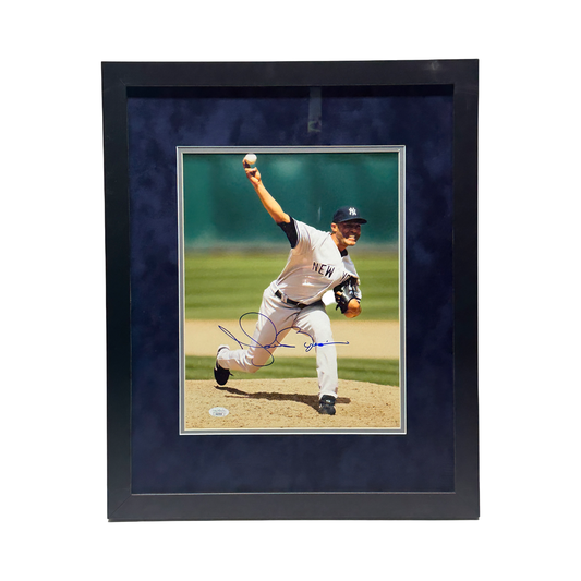 Mariano Rivera Autographed New York Yankees Throwing 11x14 JSA - Framed