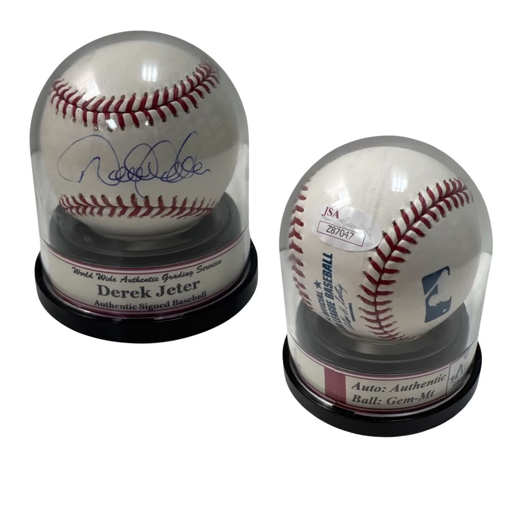 Derek Jeter Autographed New York Yankees OMLB JSA GEM MT AUTO