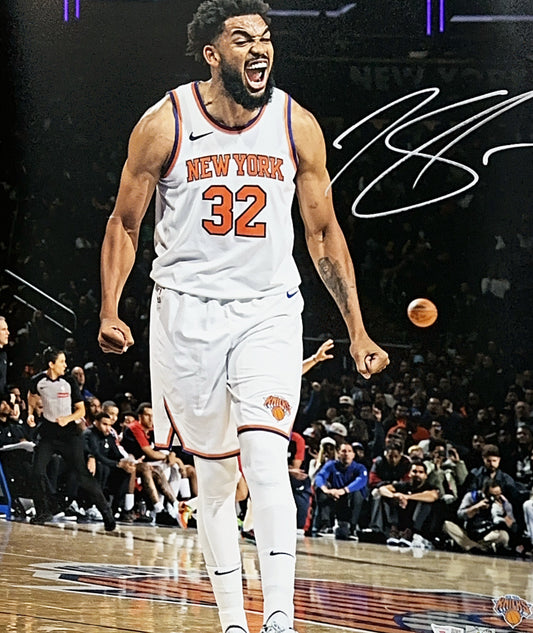 Karl-Anthony Towns Autographed New York Knicks Scream 16x20 Fanatics - Unframed