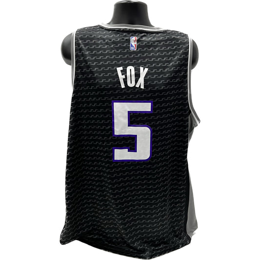 De’Aaron Fox Unsigned Black Sacramento Kings Nike Jersey