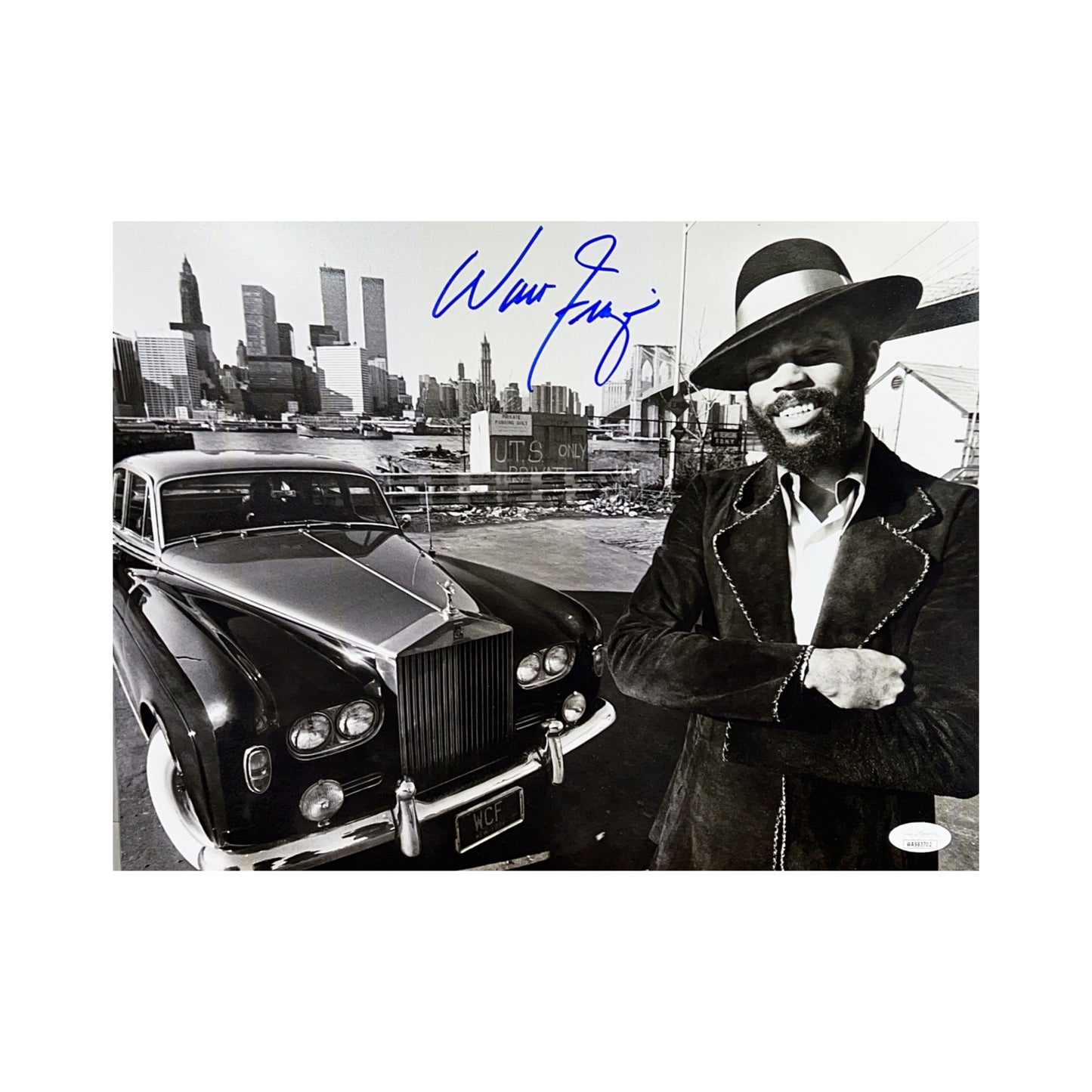 Walt Frazier Autographed New York Knicks 11x14 Black and White Photo JSA