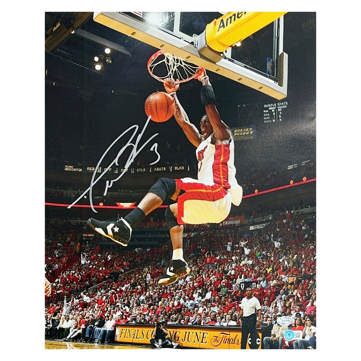 Dwyane Wade Autographed Miami Heat Finals Dunk 16x20 Beckett - Framed