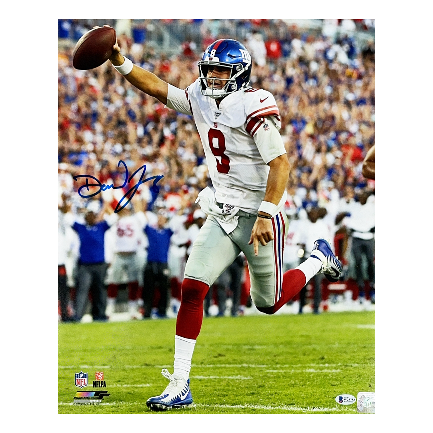Daniel Jones Autographed New York Giants Rushing 16x20 Beckett