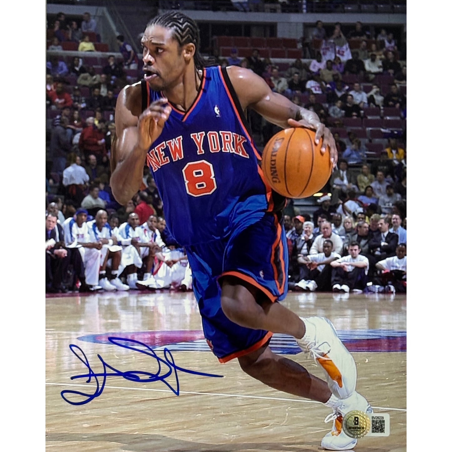Latrell Sprewell New York Knicks Dribble Left 8x10 Beckett BAS