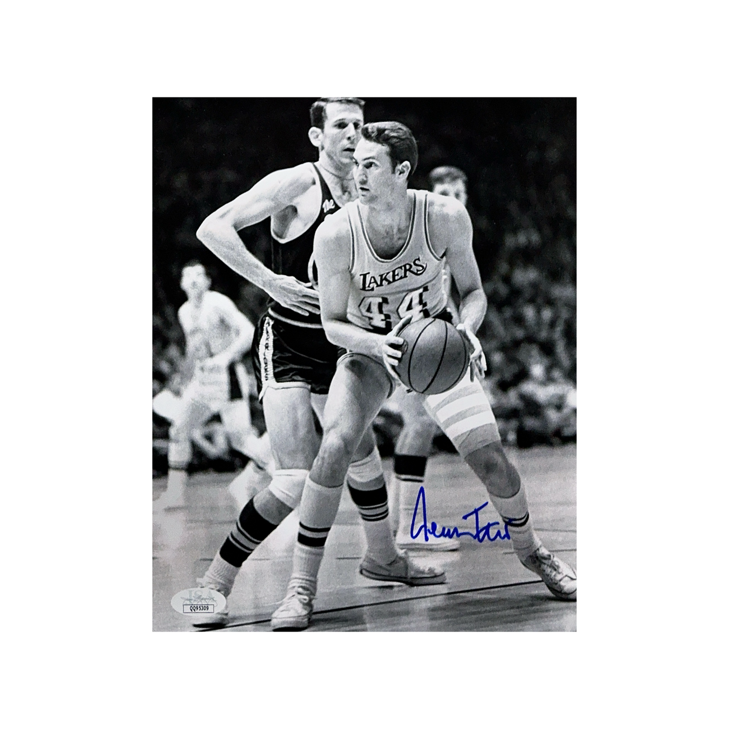 Jerry West Autographed Los Angeles Lakers B&W Post Up 8x10 JSA