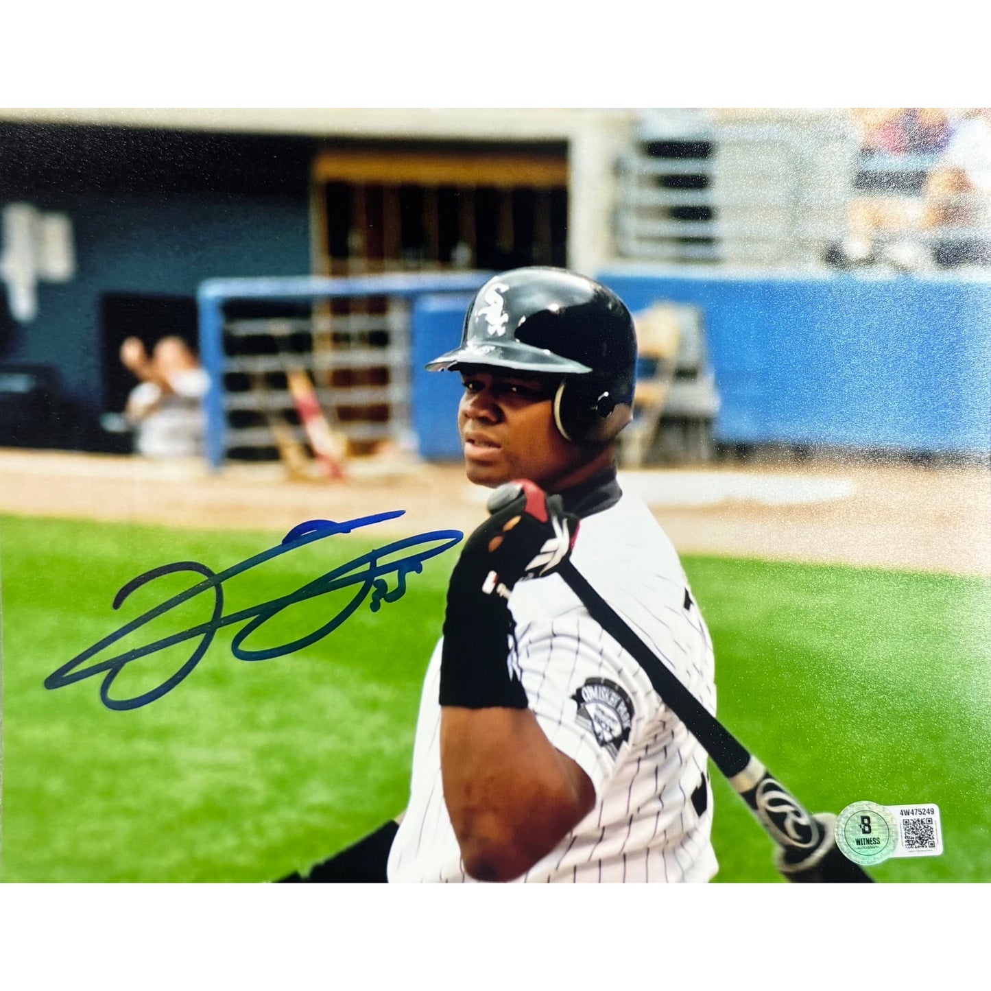 Frank Thomas Chicago White Sox White Jersey Bat Rested On Shoulder 8x10 Beckett BAS